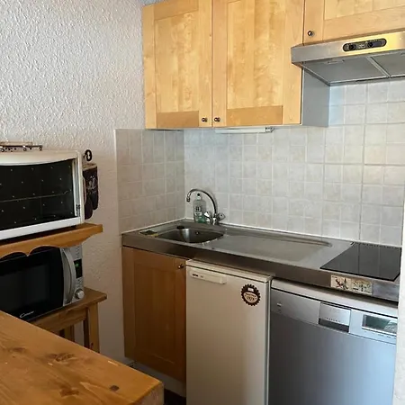 Grand Studio De 36m2 Avec Alcove, Situe Au Centre. Apartment